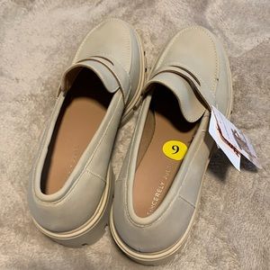 Tan women’s platform shoes New no box